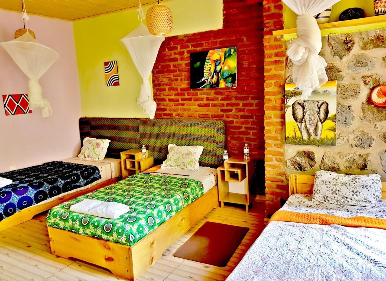 Yambi Guesthouse Kigali Exterior photo