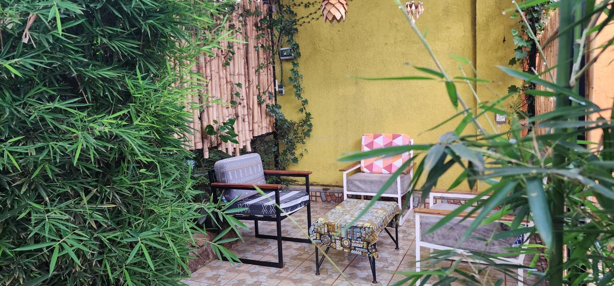 Yambi Guesthouse Kigali Exterior photo