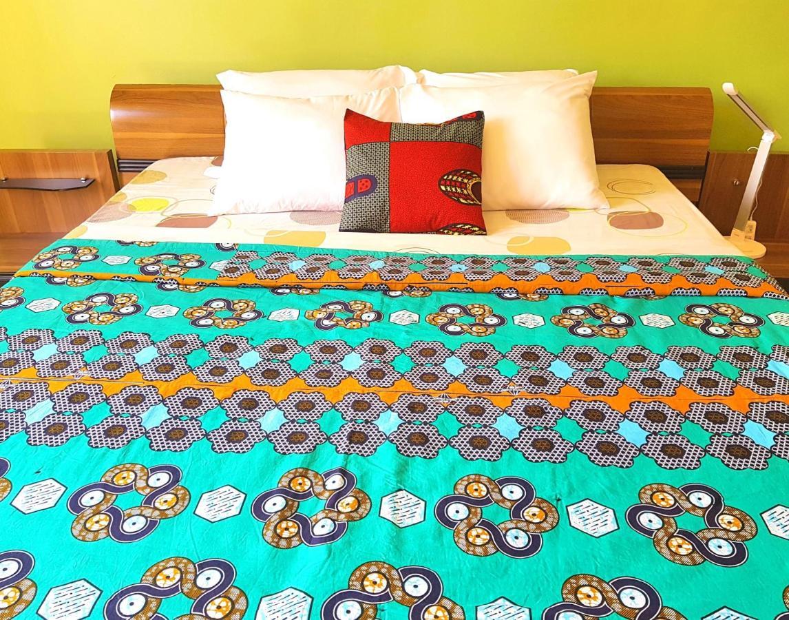 Yambi Guesthouse Kigali Exterior photo